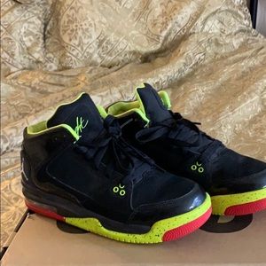 Jordan’s size 7 Youth (women’s 8.5-9)